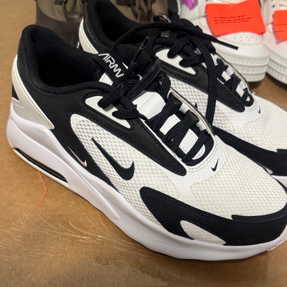 Nike Air Max Black and White Athletic Shoes